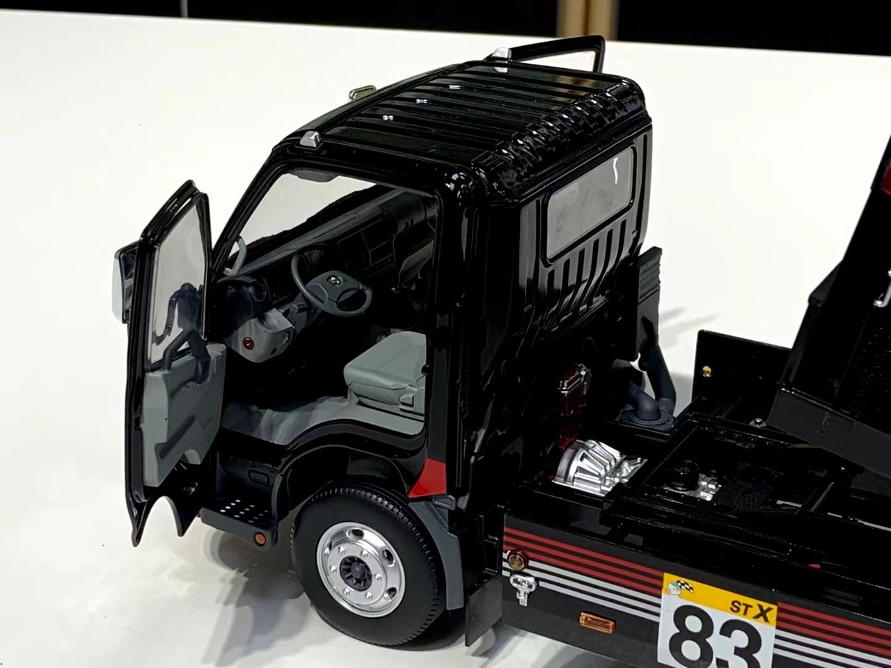 Modellino HINO 300 In Scala 1:18 &ndash; Camion Con Rimorchio Piano &ndash; SF Express &ndash; TINY Diecast