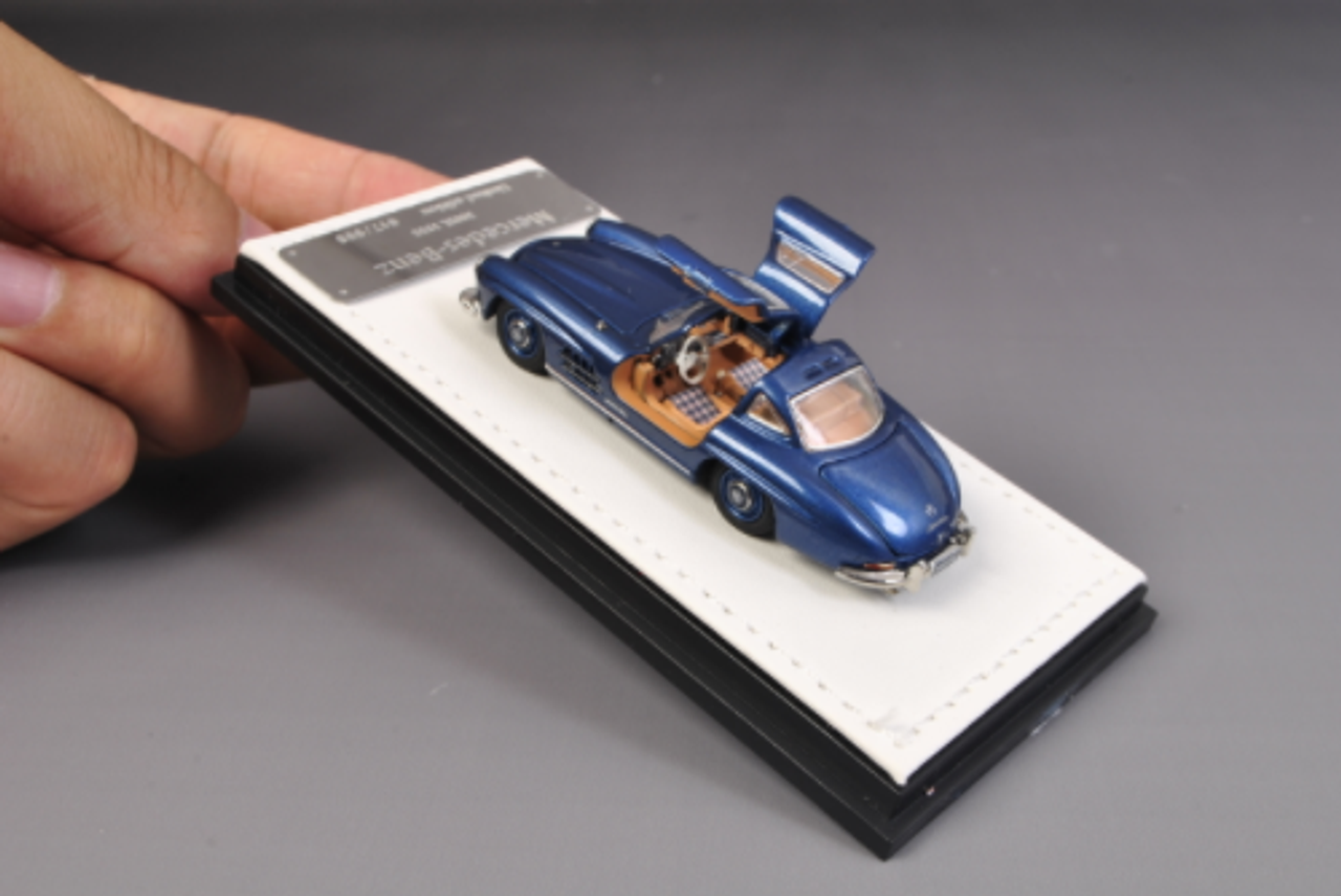  1/64 BSC Mercedes-Benz 300SL Diecast full open Morocco blue with Blue checker seat