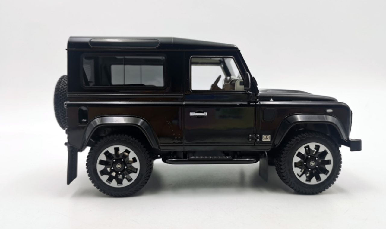  1/18 LCD Landrover Defender D90 V8 pearl black  Diecast full open