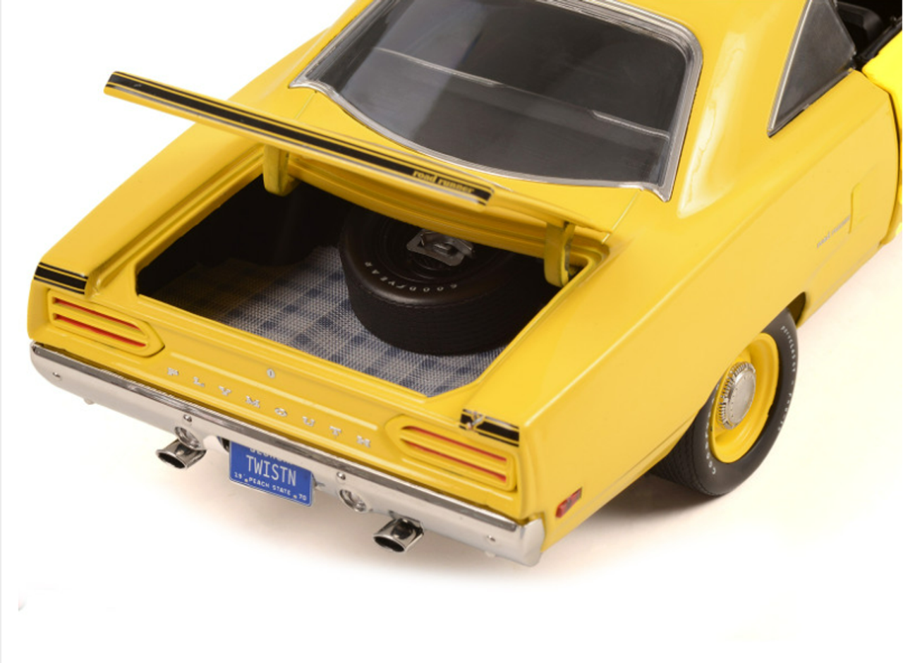 1/18 GMP 1970 Plymouth Road Runner (Yellow) Diecast Car Model