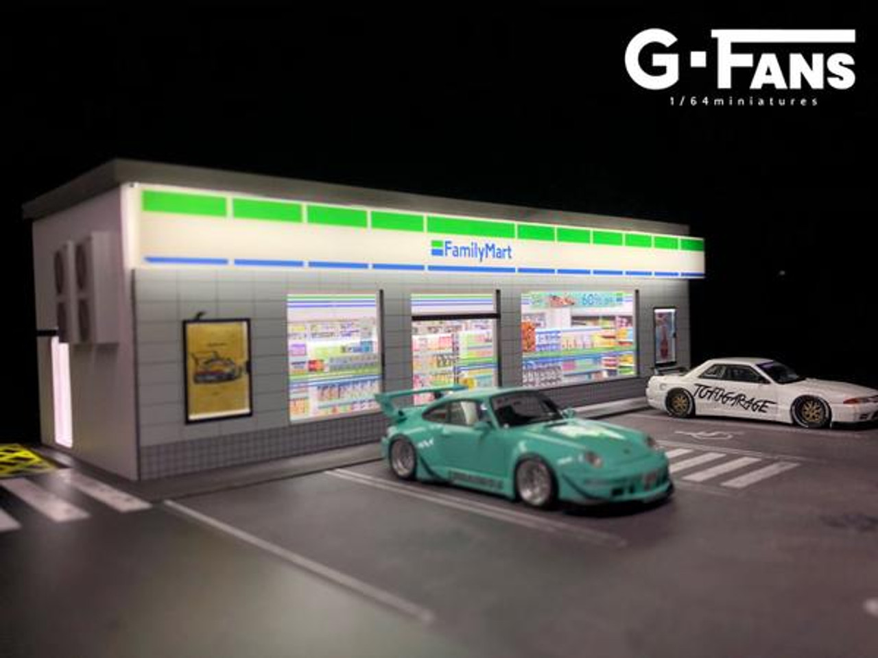 1/64 G-Fans FamilyMart Family Mart Diorama with LED (Car