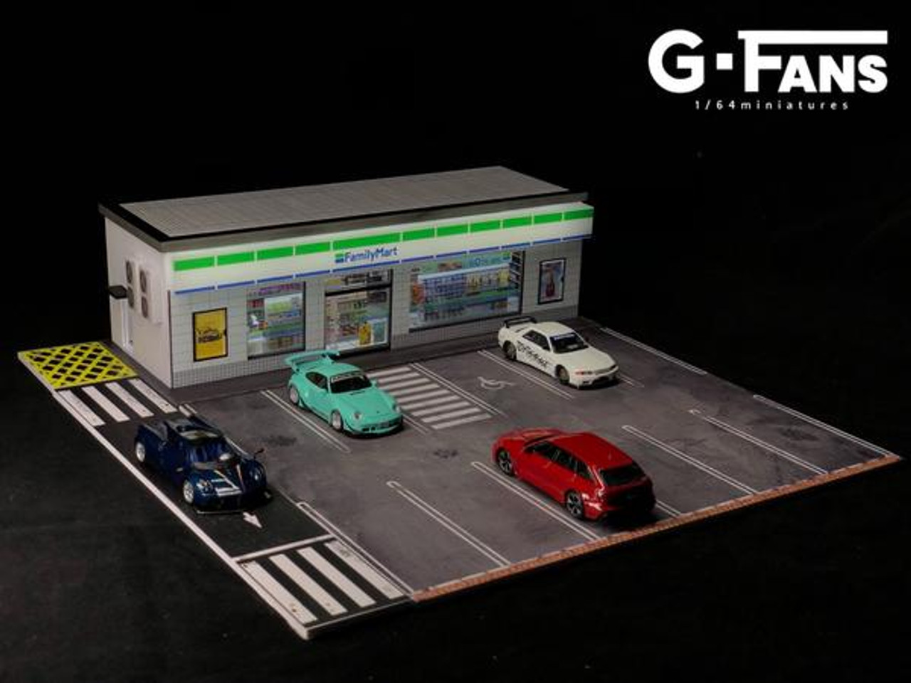 1/64 G-Fans FamilyMart Family Mart Diorama with LED (Car models