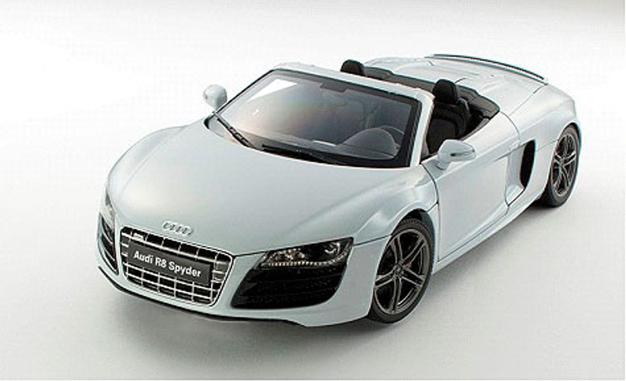 Audi R8 レースモデル 1/18 15号 Spark 1:18 Audi R8 LMS GT3 Audi Sport Team Phönix #15 勝者