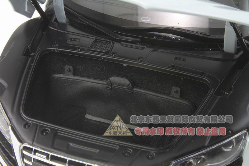 1/18 Kyosho Audi R8 Spyder (White) Diecast Car Model