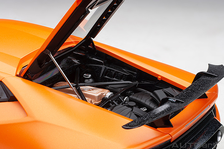 1/12 AUTOart Signature Lamborghini Huracan Performante Performance