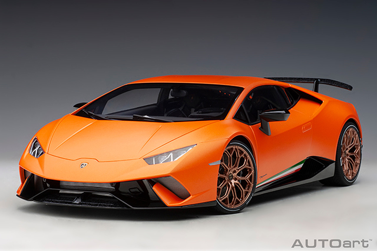 1/12 AUTOart Signature Lamborghini Huracan Performante
