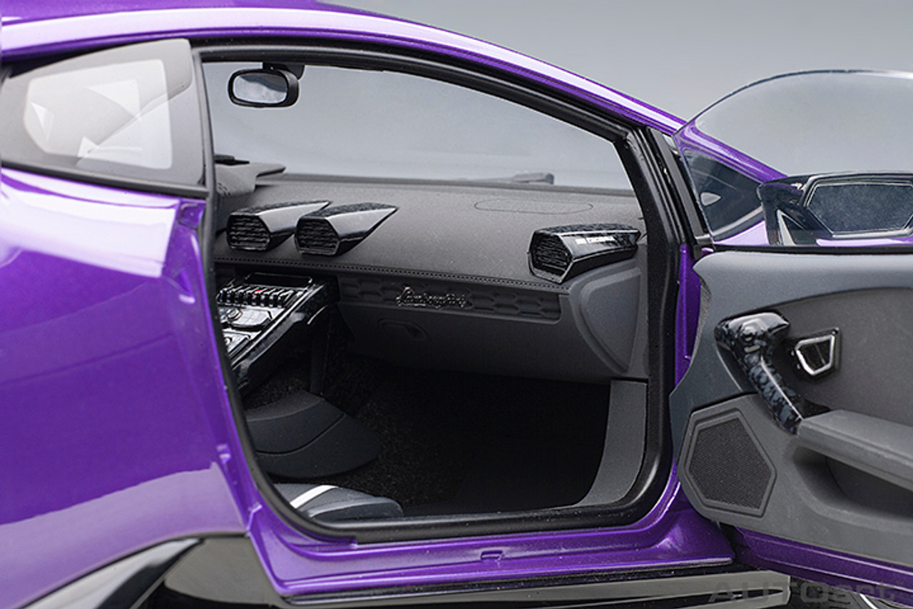 1/12 AUTOart Lamborghini Huracan Performante Performance (Viola Pasifae Pearl Purple) Car Model