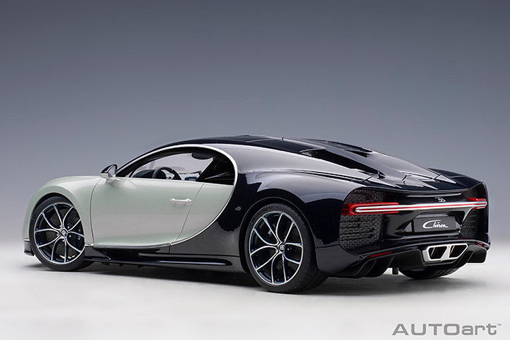 1/12 AUTOart Signature 2017 Bugatti Chiron (Glacier White