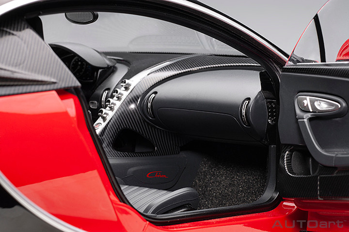 1/12 AUTOart Signature 2017 Bugatti Chiron (Italian Red & Nocturne