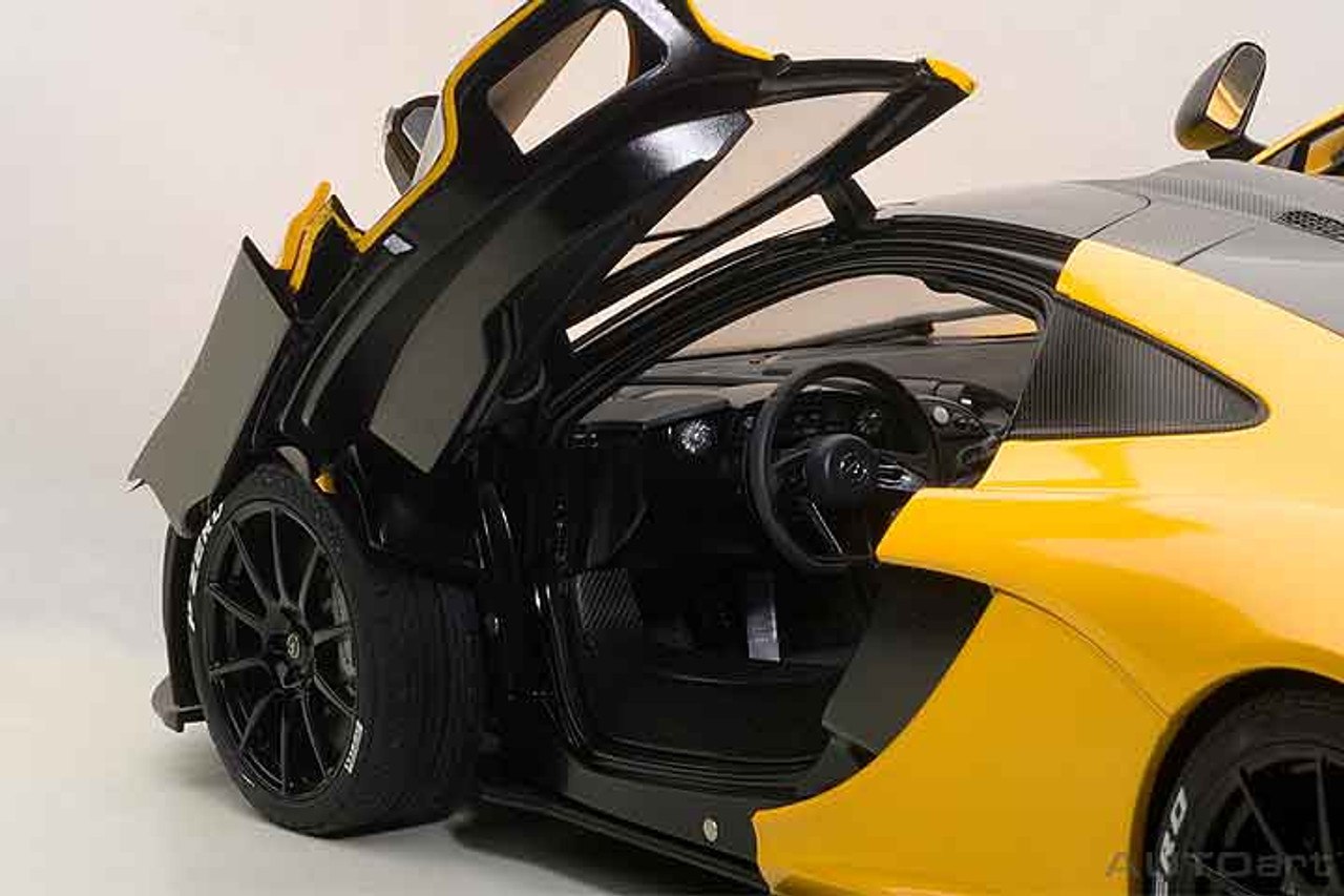 1/12 AUTOart Signature McLaren P1 (Volcano Yellow) Car Model