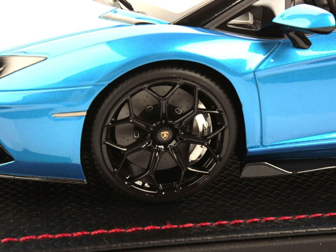 1/18 MR Collection Lamborghini Aventador Ultimae Roadster (Blu Tawaret Blue) Resin Car Model Limited
