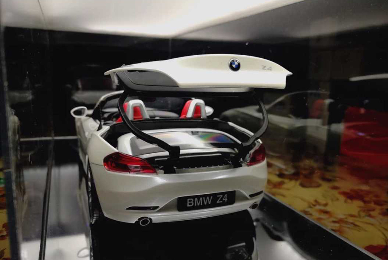 1/18 Kyosho BMW Z4 sDrive35i Convertible (E89) (Brilliant White