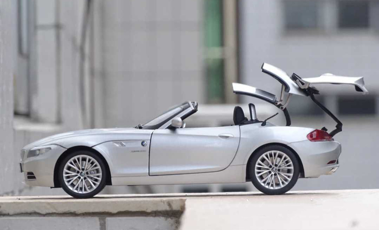 1/18 Kyosho BMW Z4 sDrive35i Convertible (E89) (Silver) Diecast Car Model  (NO BOX)