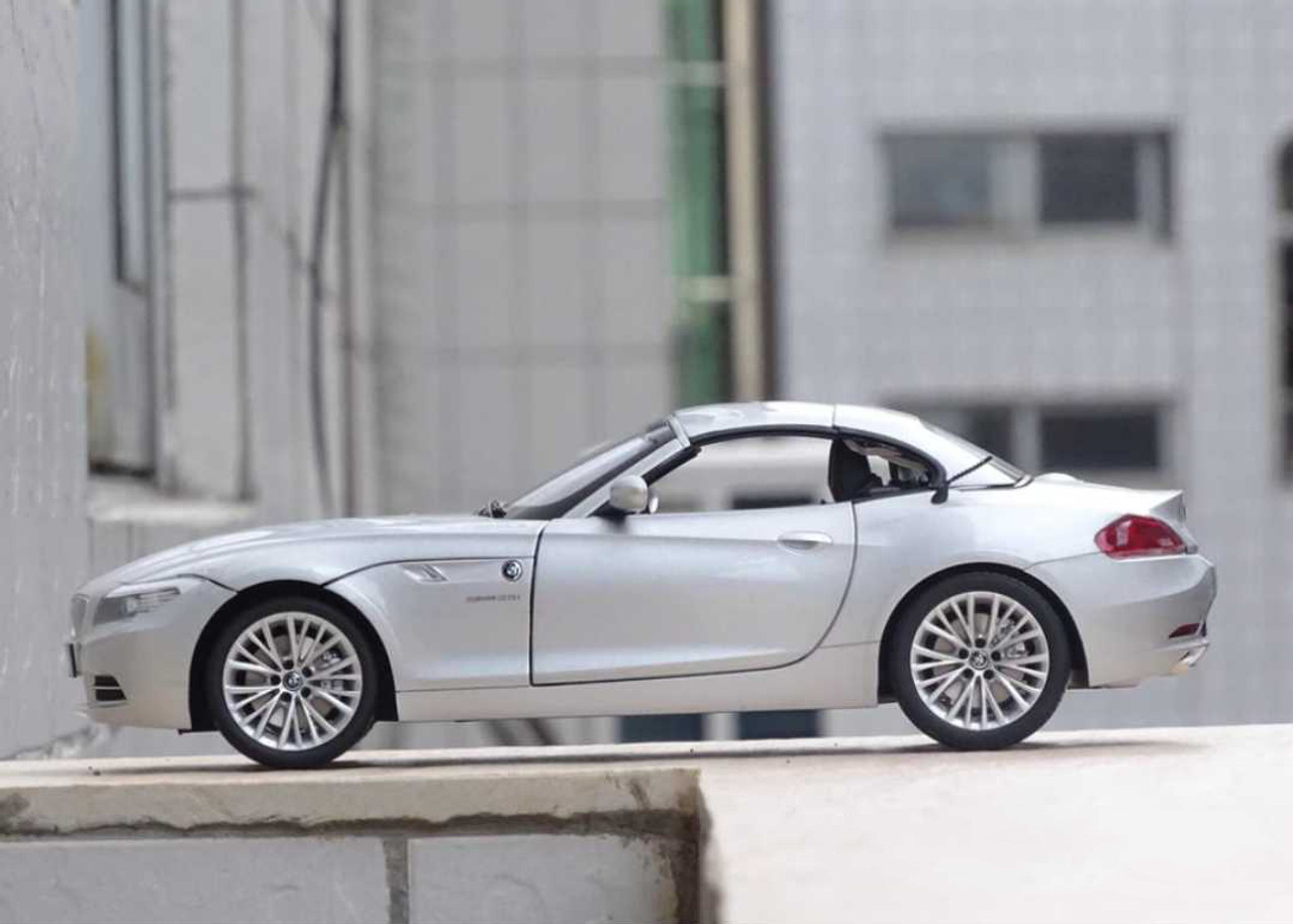 1/18 Kyosho BMW Z4 sDrive35i Convertible (E89) (Silver) Diecast Car Model  (NO BOX)