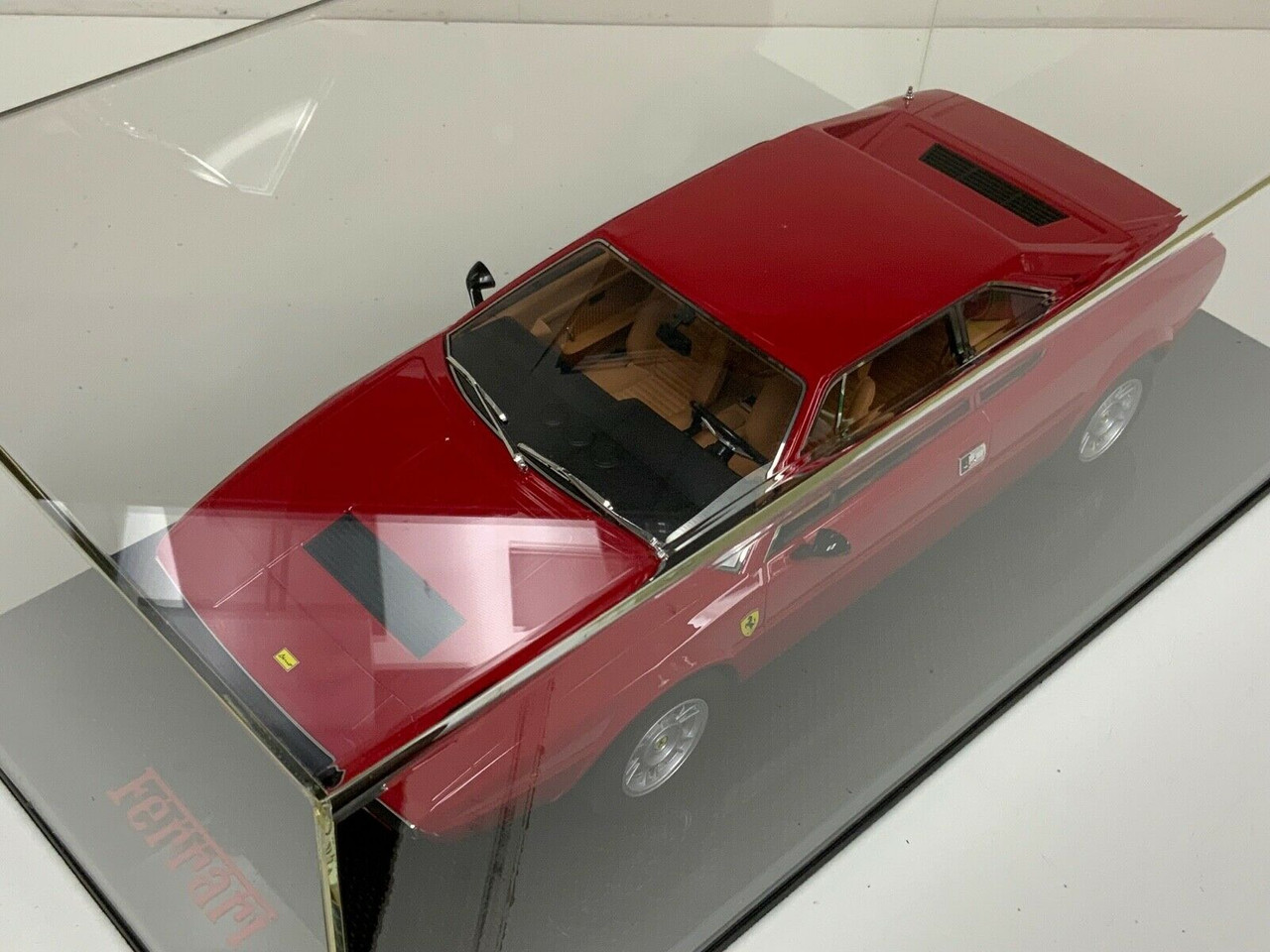 1/12 Top Marques Ferrari 308 GT4 Dino (Red) with Carbon