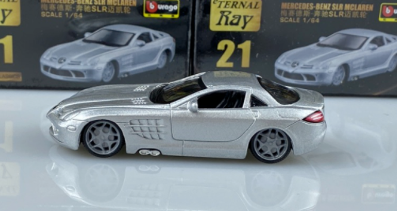  1/64 bburago Mercedes-Benz SLR Silver Diecast Car Model