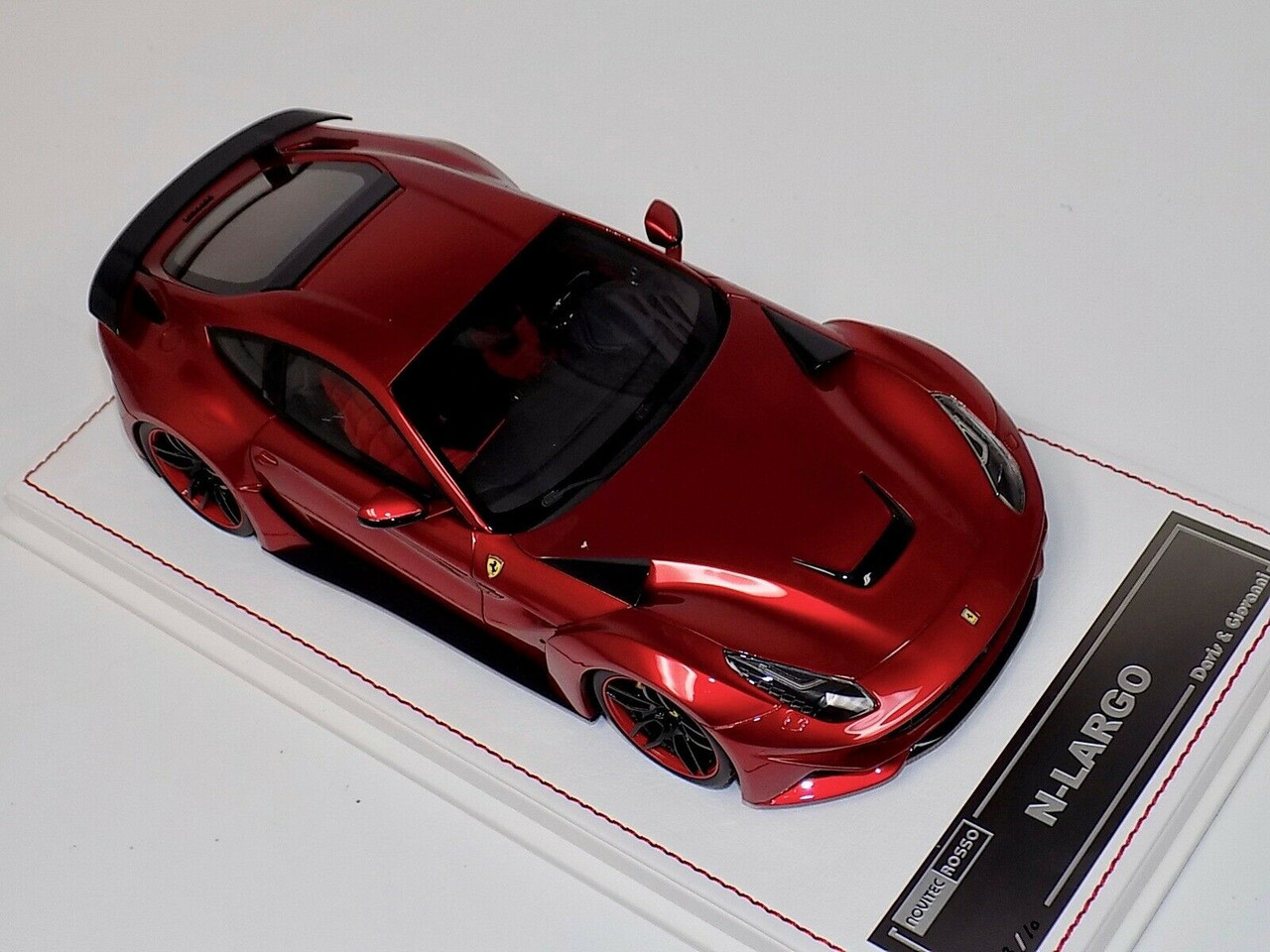 1/18 Davis & Giovanni Ferrari F12 N-Largo Novitec Rosso Metallic