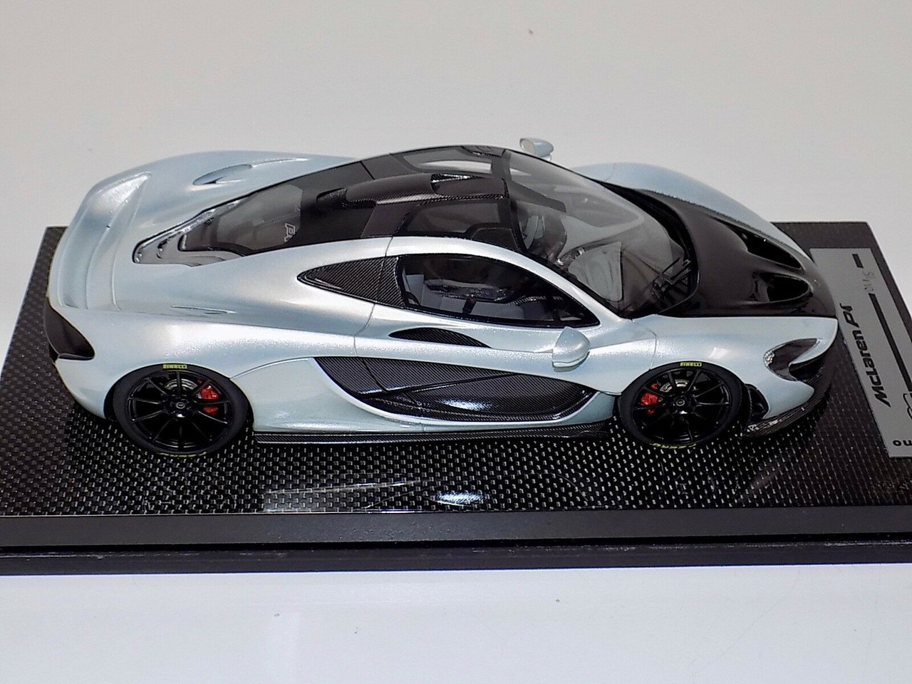 1/18 Tecnomodel McLaren P1 (Ice Silver with Black wheels & Black Hood) with Carbon Base Resin Car Model Limited 01/15