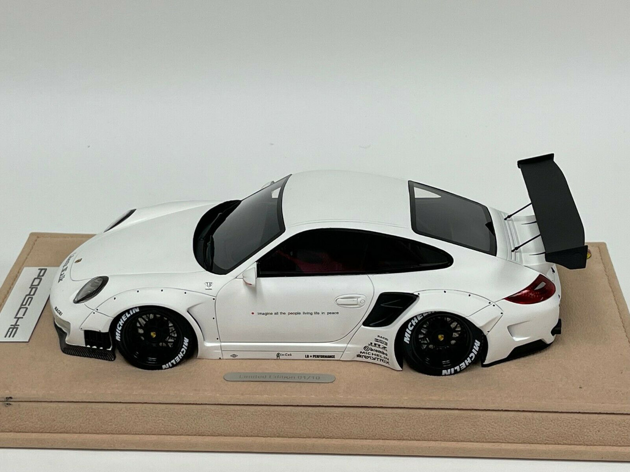 1/18 Porsche 911 997 Liberty Walk LB Performance (Matte White with