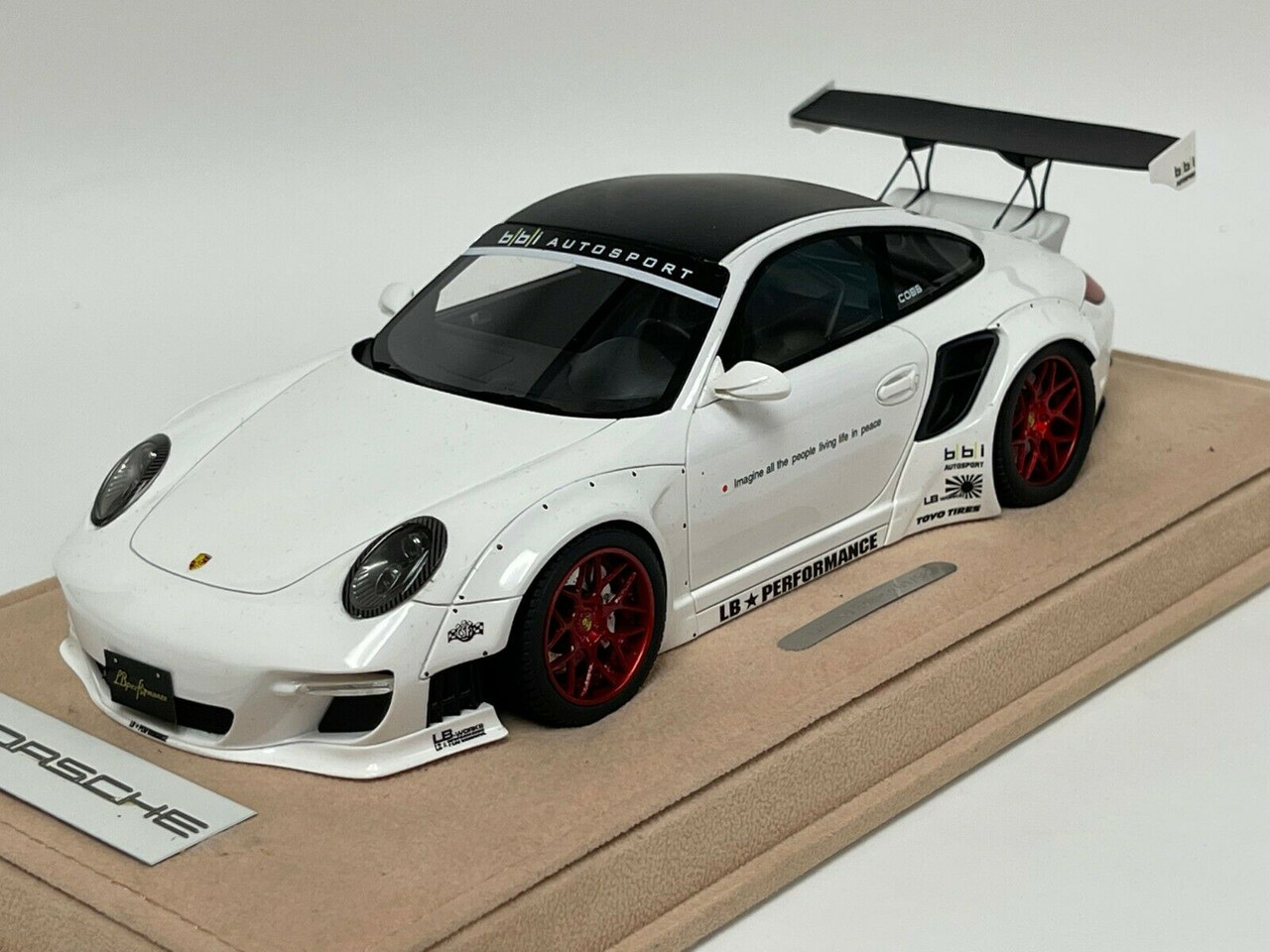 1/18 Porsche 911 997 Liberty Walk LB Performance (Gloss White with