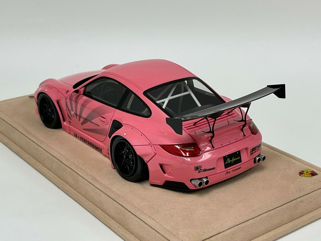 1/18 Porsche 911 997 Liberty Walk LB Performance (Gloss Pink with