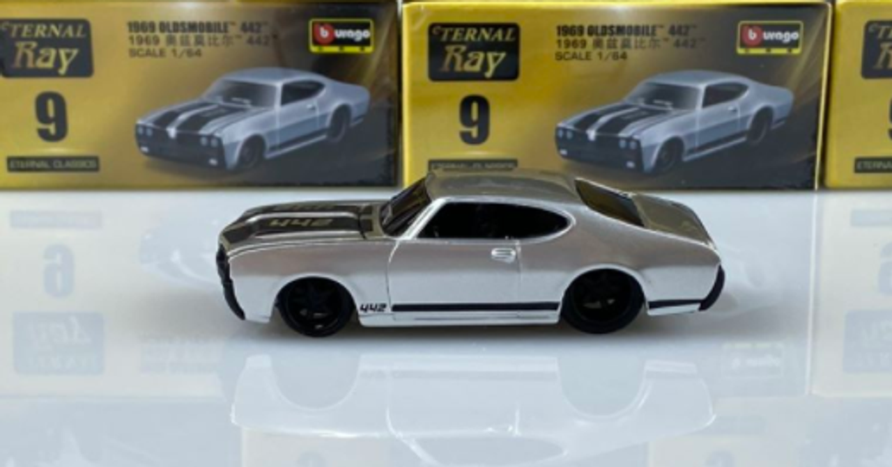 1/64 bburago OLDSMOBILE 442 Diecast Car Model