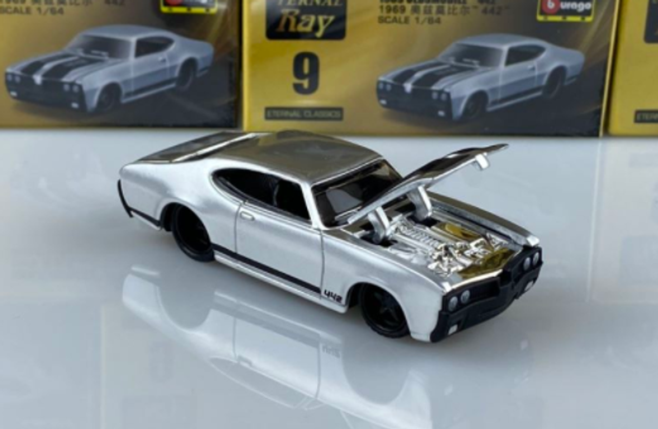 1/64 bburago OLDSMOBILE 442 Diecast Car Model