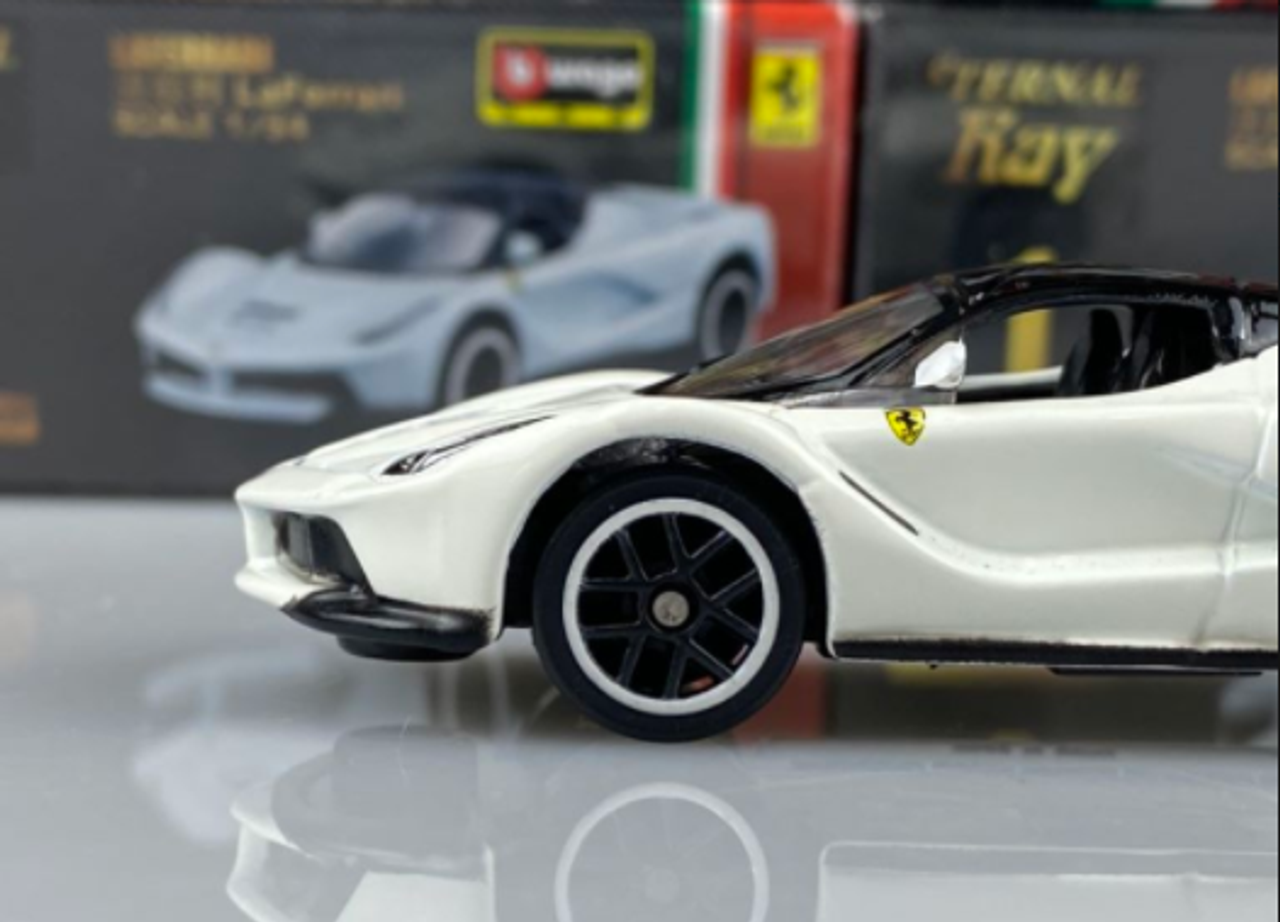 1/64 bburago Ferrari LaFerrari White Diecast Car Model
