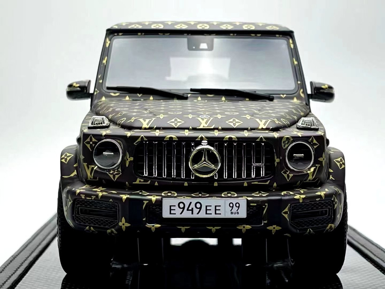 1/18 Mercedes-Benz Mercedes G-Class G63 AMG LV Louis Vuitton Theme Resin Car Model Limited 99 Pieces