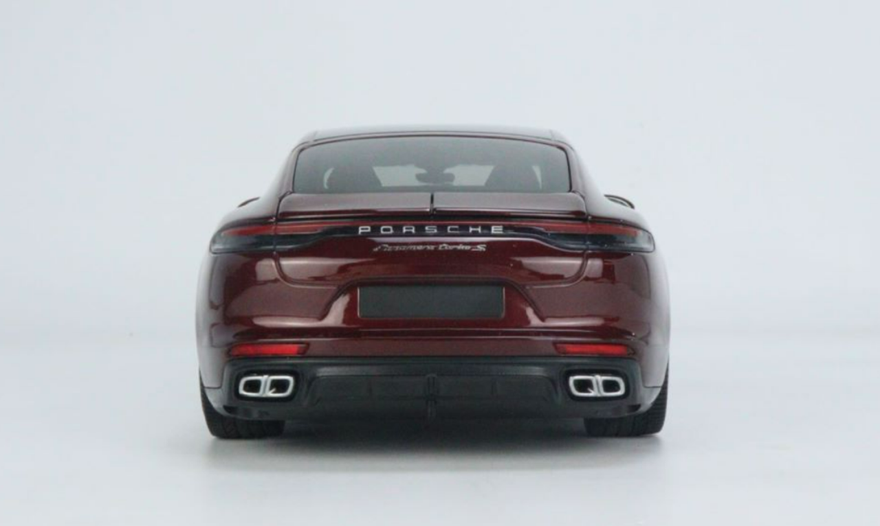 1/18 Minichamps Porsche Panamera Turbo S (Cherry Metallic Red) Fully Open Diecast Car Model Limited 500 Pieces