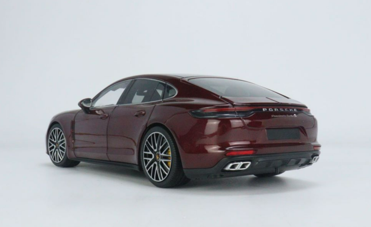 1/18 Minichamps Porsche Panamera Turbo S (Cherry Metallic Red) Fully Open Diecast Car Model Limited 500 Pieces
