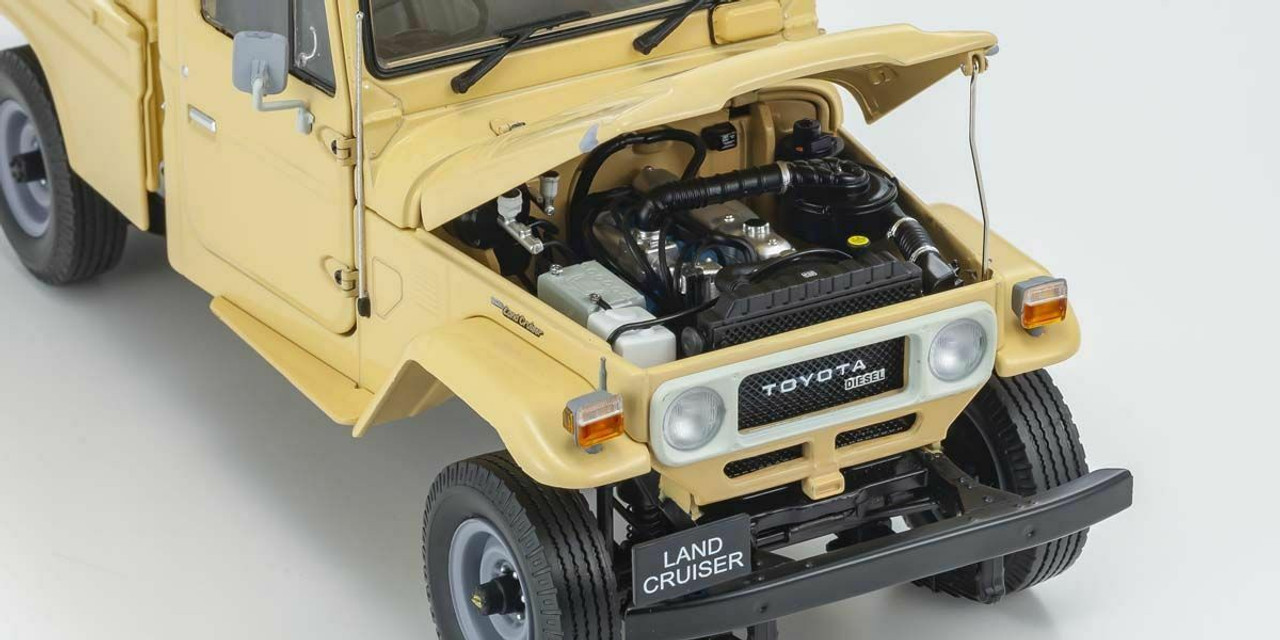 1/18 Kyosho Toyota Land Cruiser 40 Pickup Truck (Beige