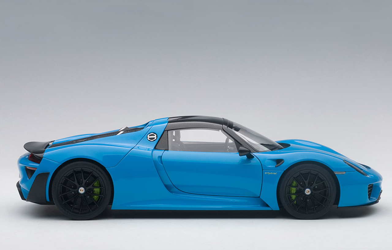 1/18 AUTOart Porsche 918 Spyder Weissach Package (Riviera Blue) Car Model