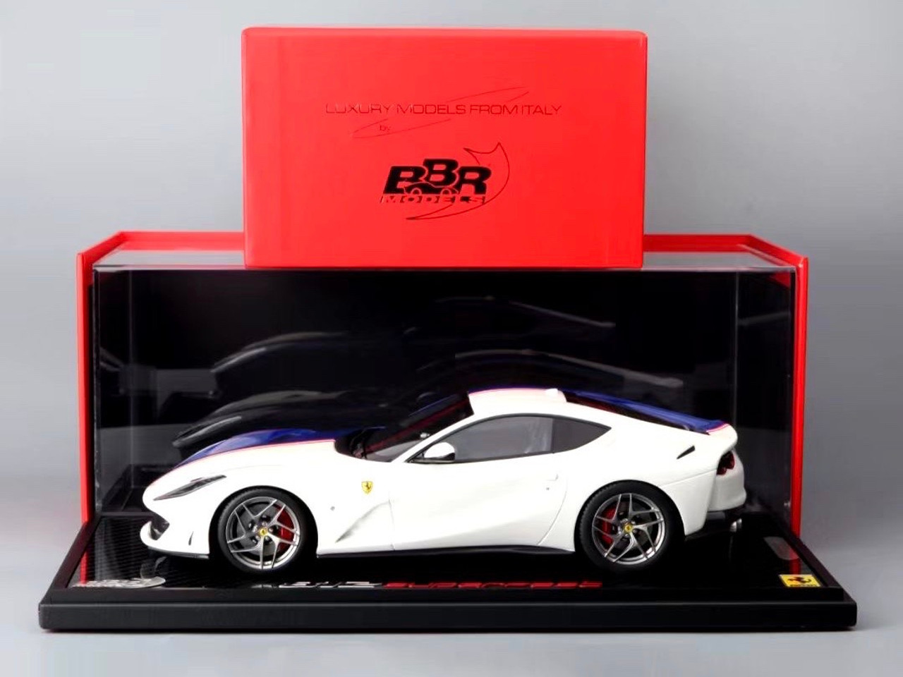 Miniature 1/43 FERRARI 812 Superfast I RS Automobiles