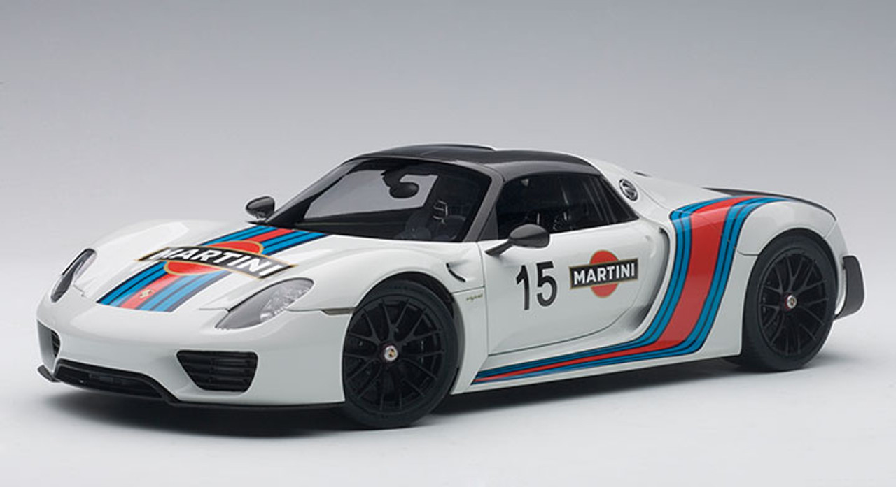 1/18 AUTOART PORSCHE 918 SPYDER WEISSACH PACKAGE (WHITE