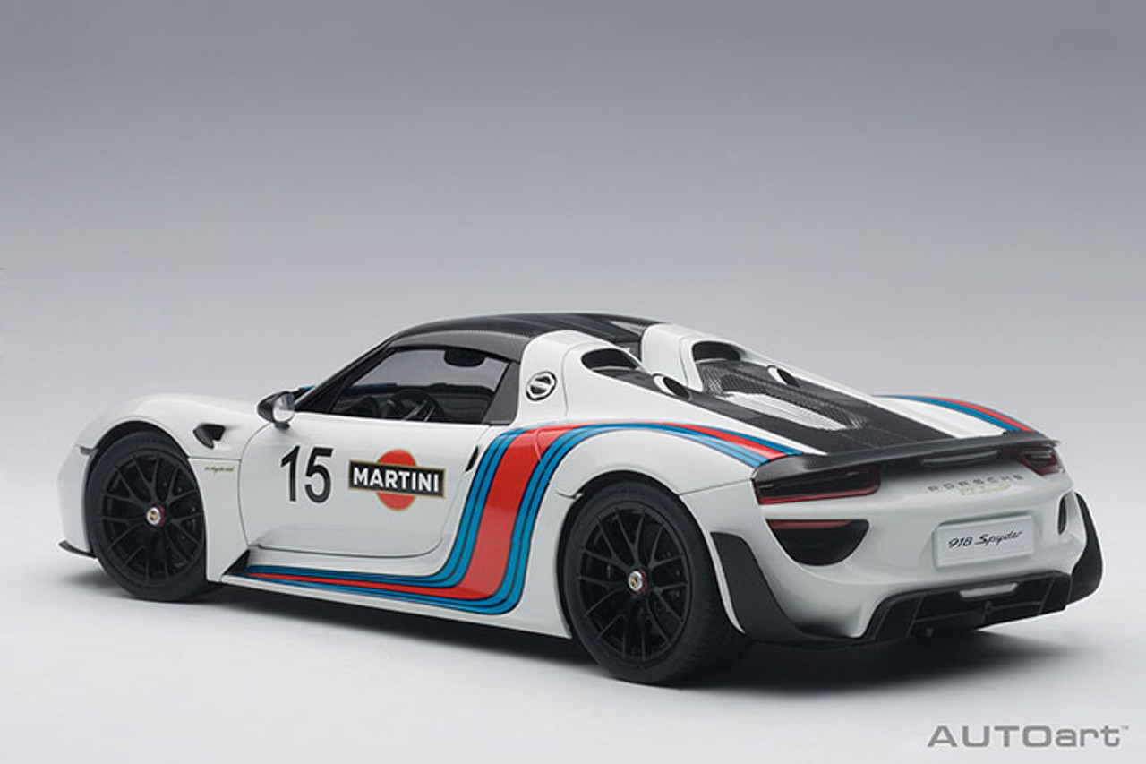 1/18 AUTOART PORSCHE 918 SPYDER WEISSACH PACKAGE (WHITE/MARTINI LIVERY) Diecast Model 77927