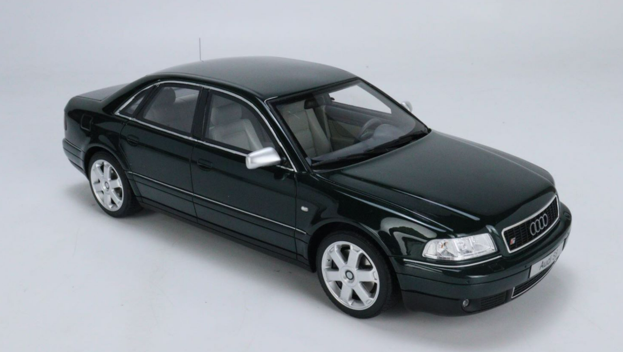 1/18 OTTO 1996-2003 Audi S8 (D2) Green Resin Car Model