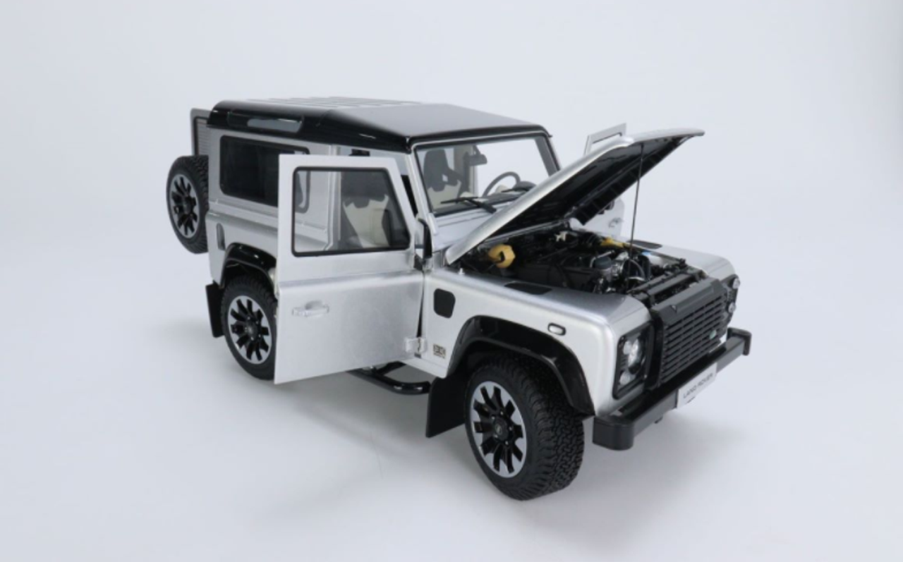 1/18 LCD Land Rover Defender D90 V8 Silver Diecast full open