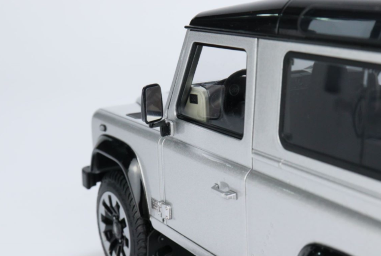 1/18 LCD Land Rover Defender D90 V8 Silver Diecast full open