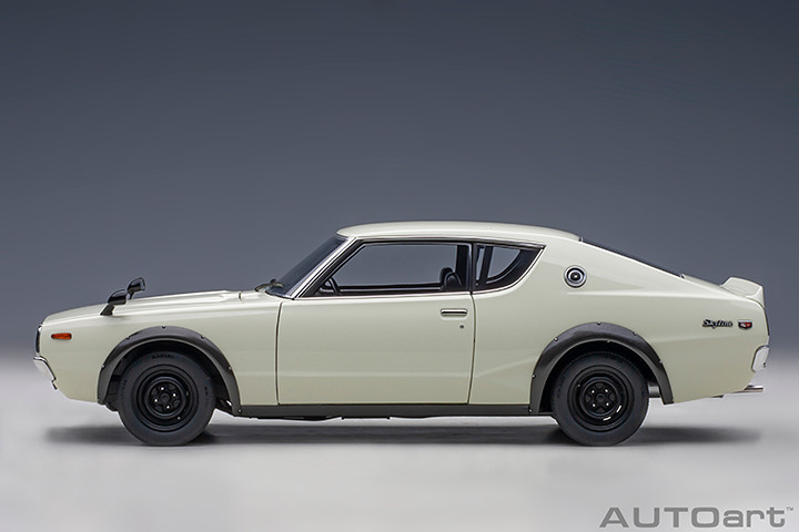 1/18 AUTOart Nissan Skyline GT-R GTR (KPGC110) (White) Diecast Car
