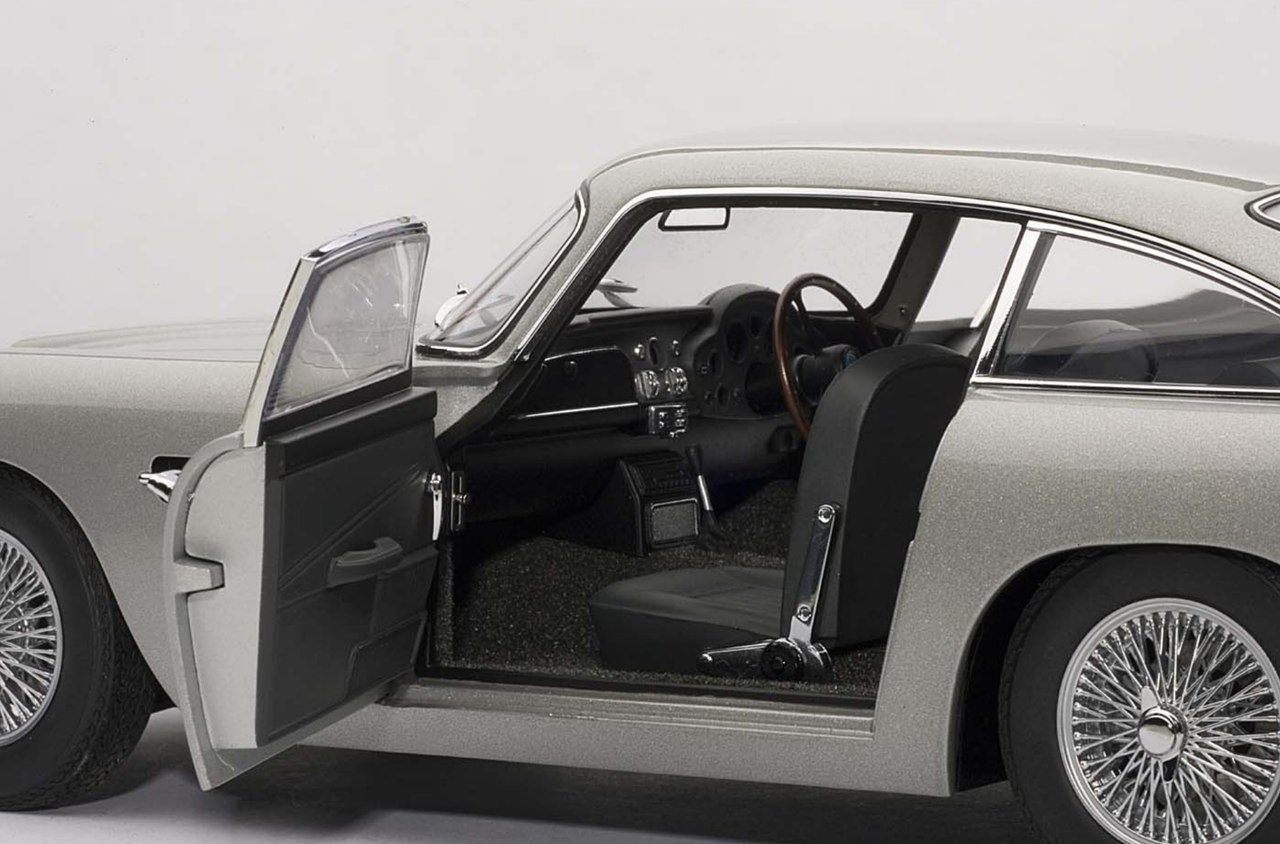 1/18 AUTOart 1963 Aston Martin DB5 (Silver) Diecast Car Model