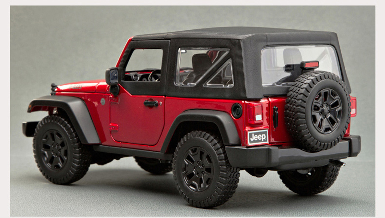 1/18 Maisto Jeep Wrangler w/ Top (Red) Diecast Model