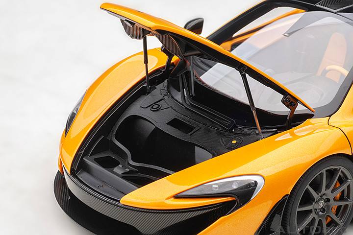 1/18 AUTOart McLaren P1 (Papaya Spark Orange) Car Model