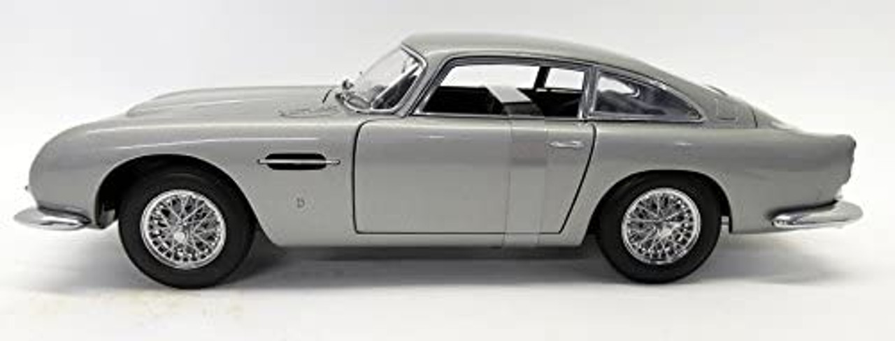 1/18 AUTOart Aston Martin DB5 James Bond Goldfinger 007 (Silver