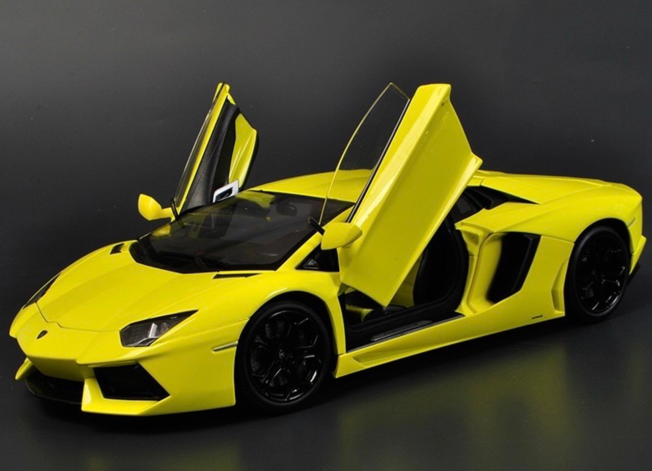 1/18 Welly FX Lamborghini Aventador LP700-4 (Lemon Yellow) Diecast Car Model