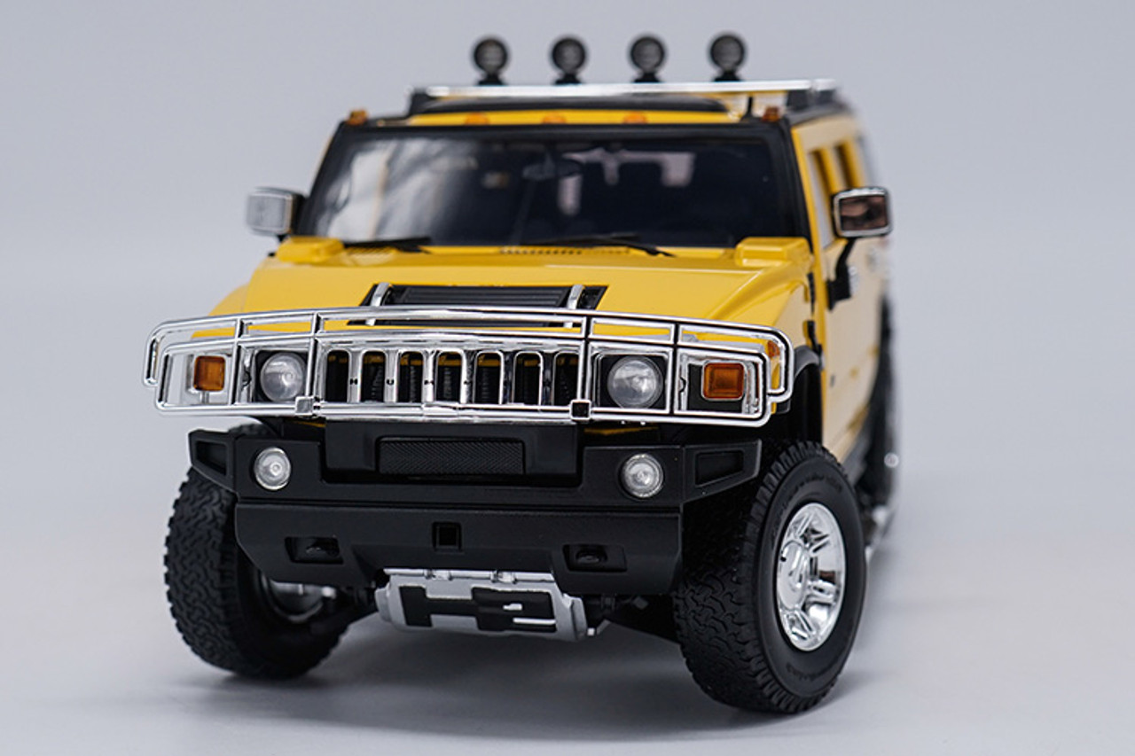 1/18 Highway 61 Highway61 Hummer H2 (Yellow) Diecast Model 