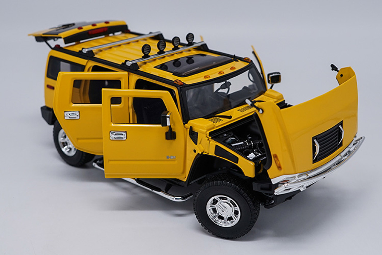 1/18 Highway 61 Highway61 Hummer H2 (Yellow) Diecast Model