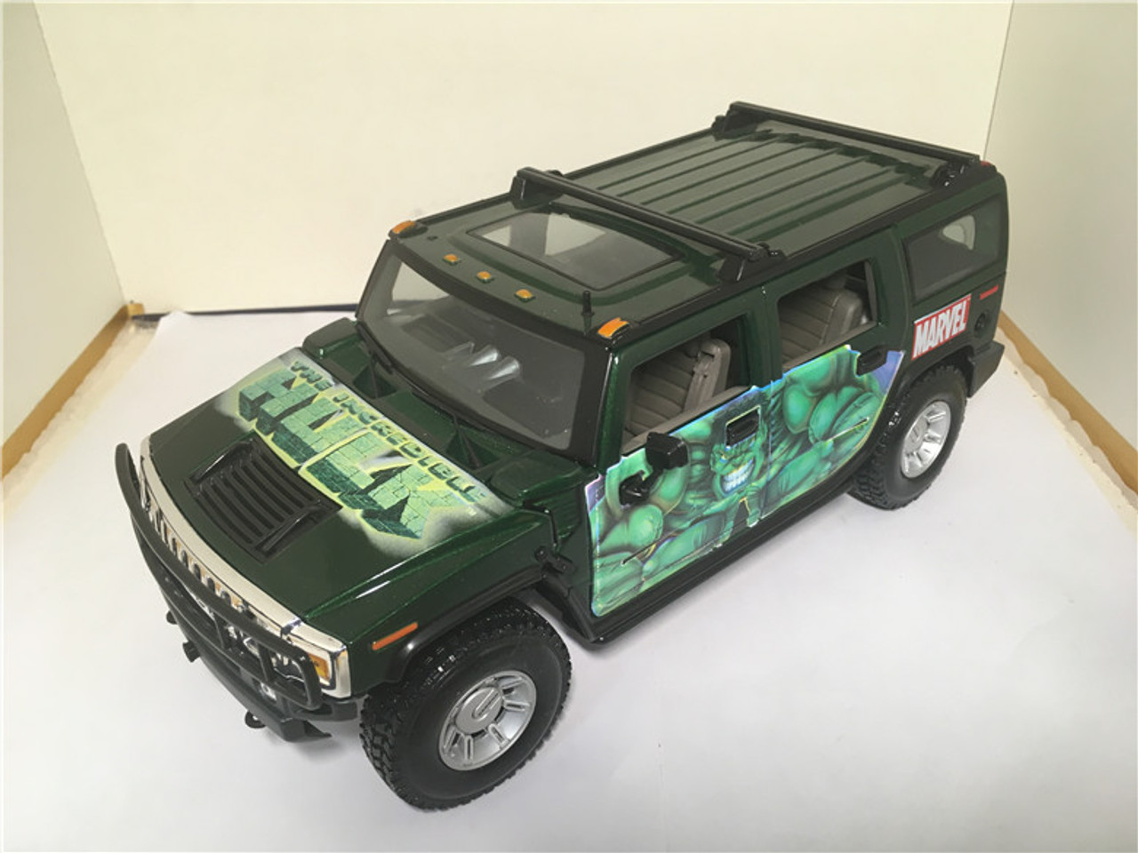 1/18 Maisto Hummer H2 Marvel Hulk Edition Diecast Model