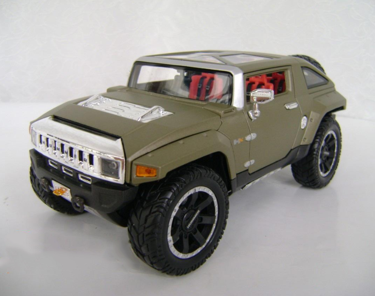 1/18 Maisto Hummer HX Concept Diecast Model