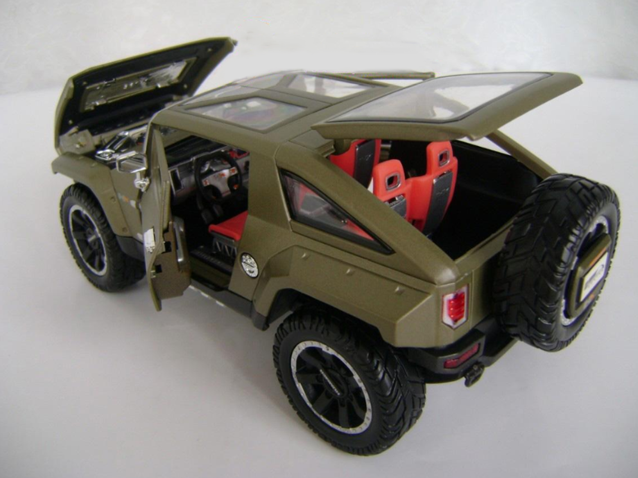 1/18 Maisto Hummer HX Concept Diecast Model 